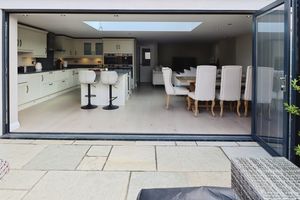 ASPEN CLOSE- click for photo gallery
